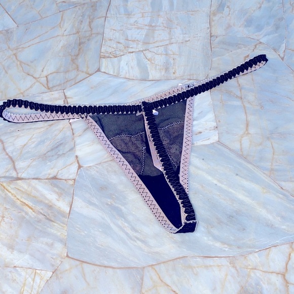 “Sexy little things” VS Very Sexy G-String Thong Panty Lace Mesh Rare Small - Picture 7 of 9